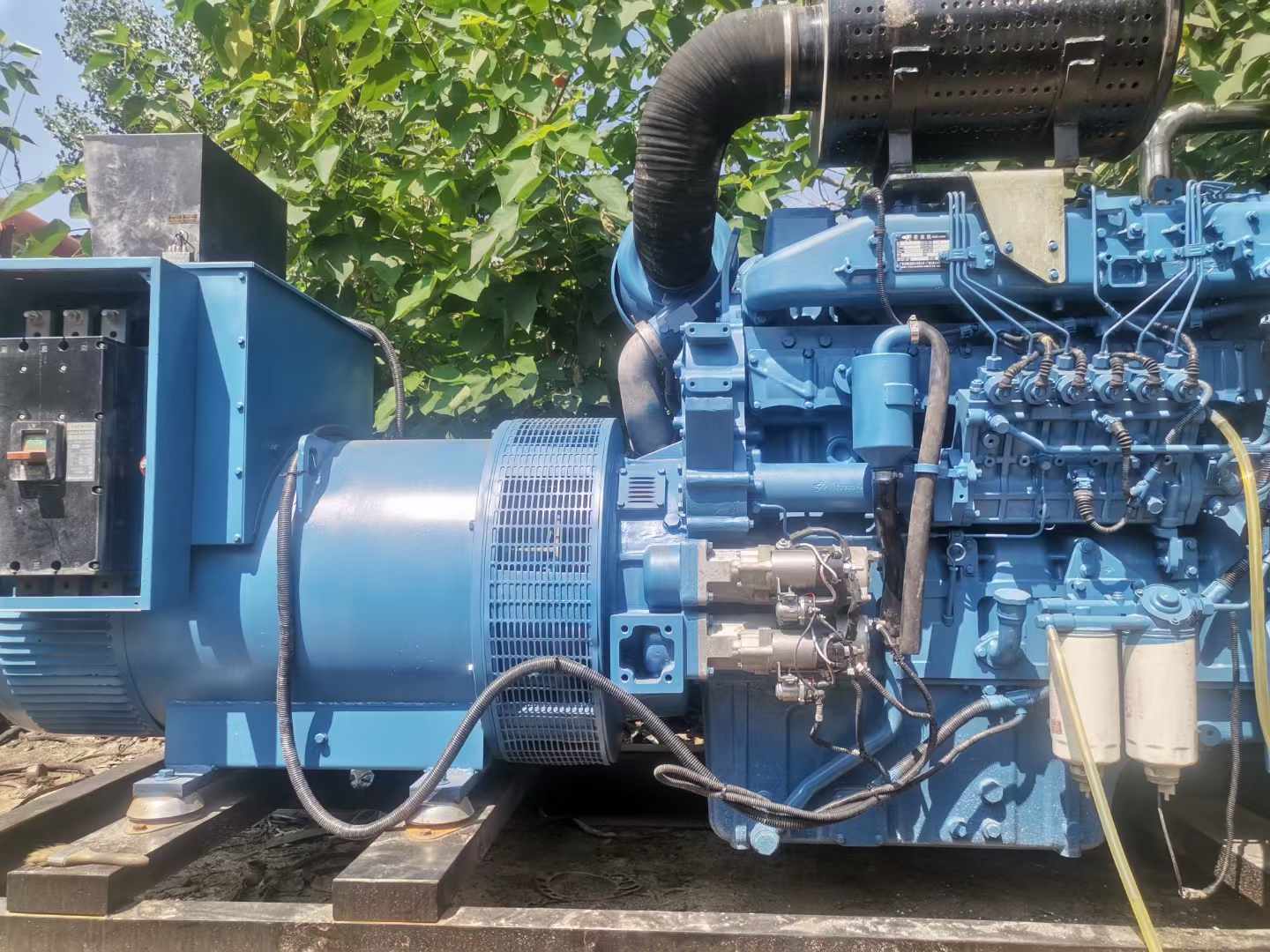 白玉详细说明降低 800kW 柴油发电机输出电流波动的方法