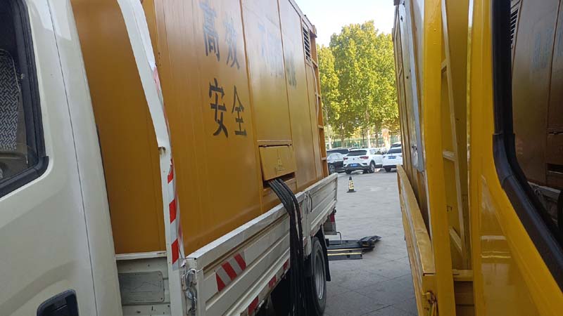 白玉如何判断柴油发电机组和UPS电源的切换时间是否符合要求？